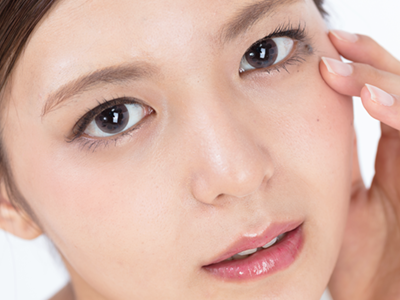 より自然なたれ目に見せるために