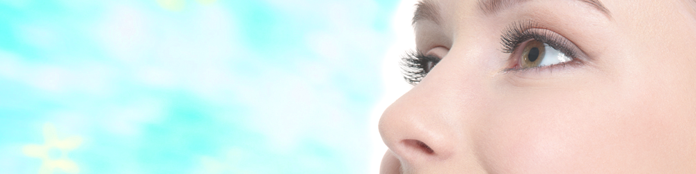 目と目の間が低い鼻の美容整形・手術について