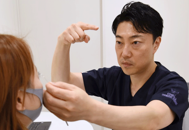 石井秀典 カウンセリング風景